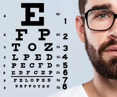 دانلود عکس با کیفیت مرد با عینک طبی